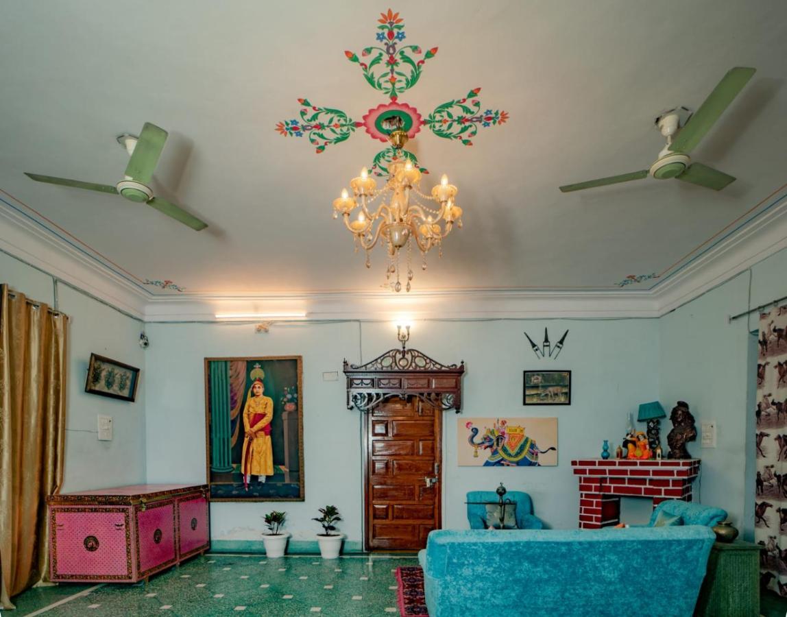 Hotel Ambavgarh Palace Udaipur Exterior foto