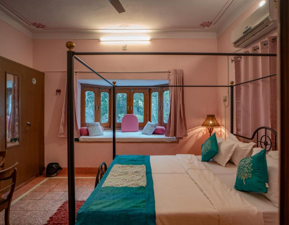 Hotel Ambavgarh Palace Udaipur Exterior foto