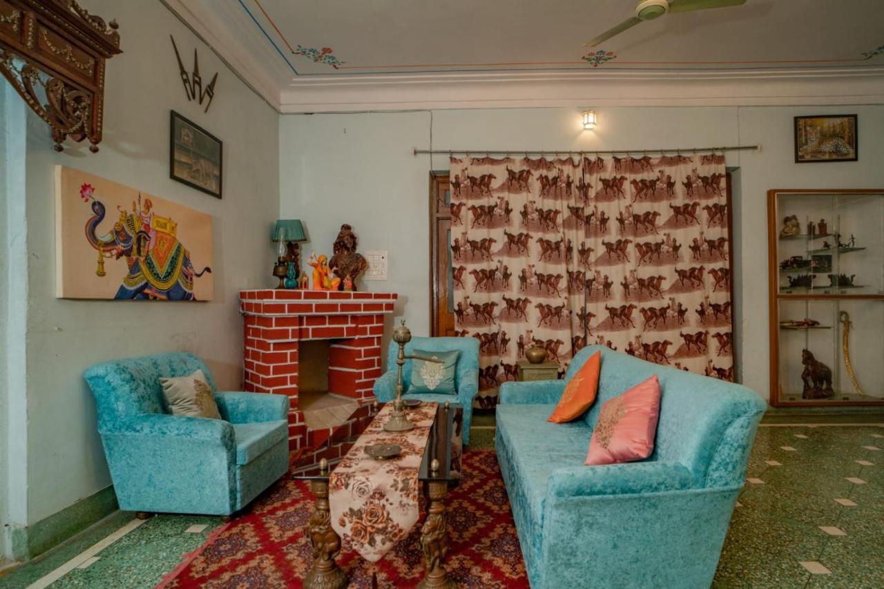 Hotel Ambavgarh Palace Udaipur Exterior foto