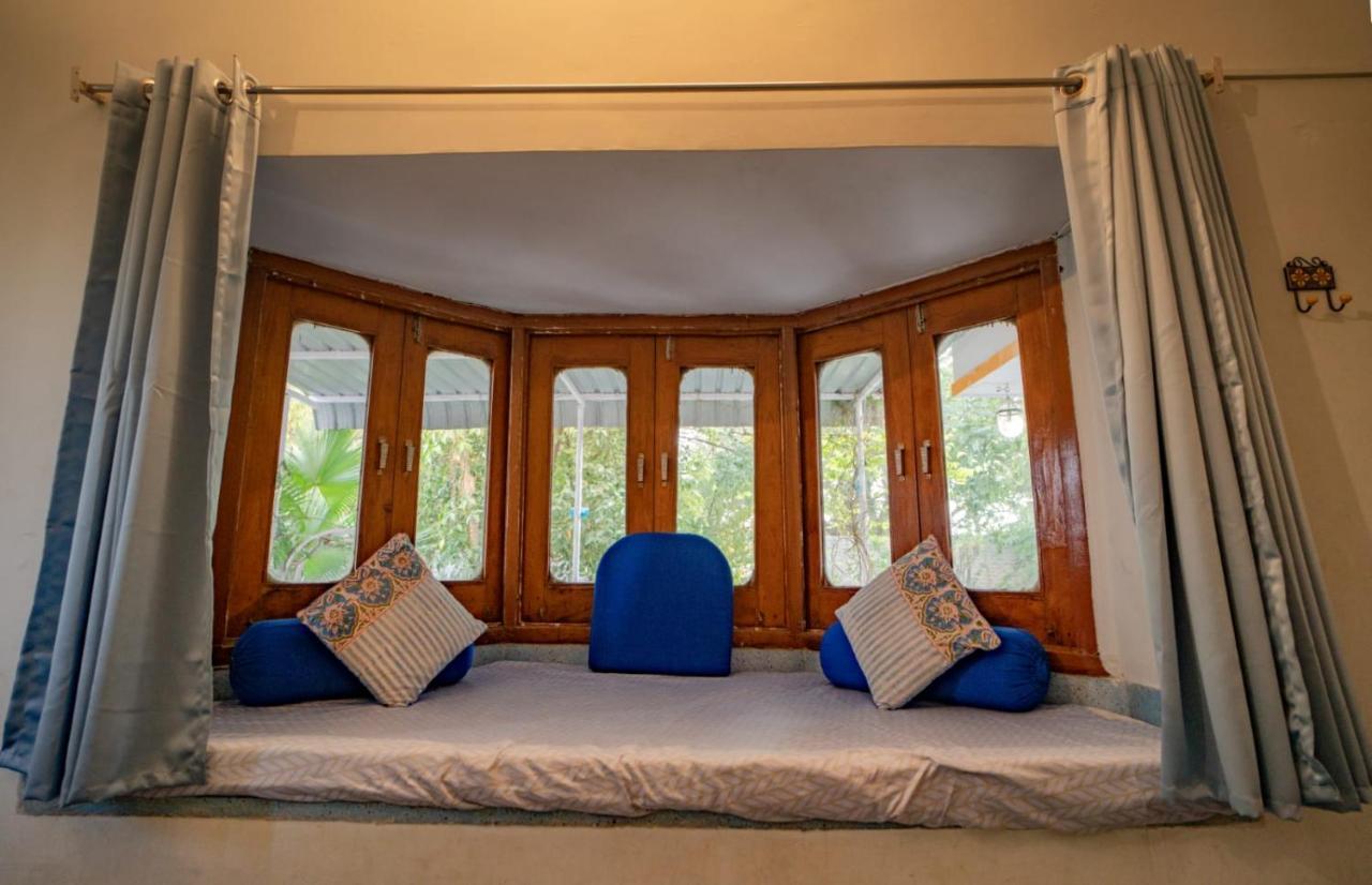 Hotel Ambavgarh Palace Udaipur Exterior foto