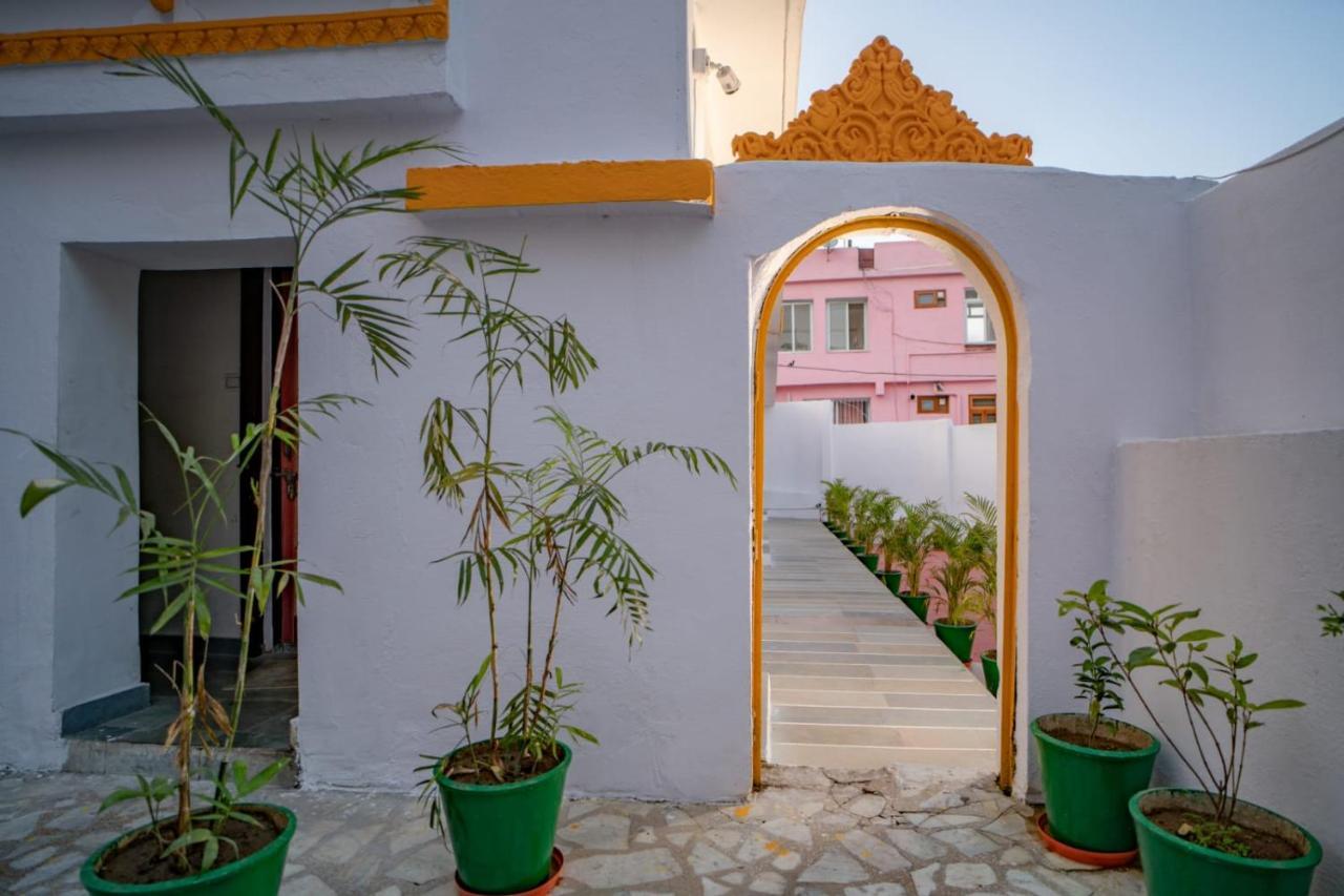 Hotel Ambavgarh Palace Udaipur Exterior foto