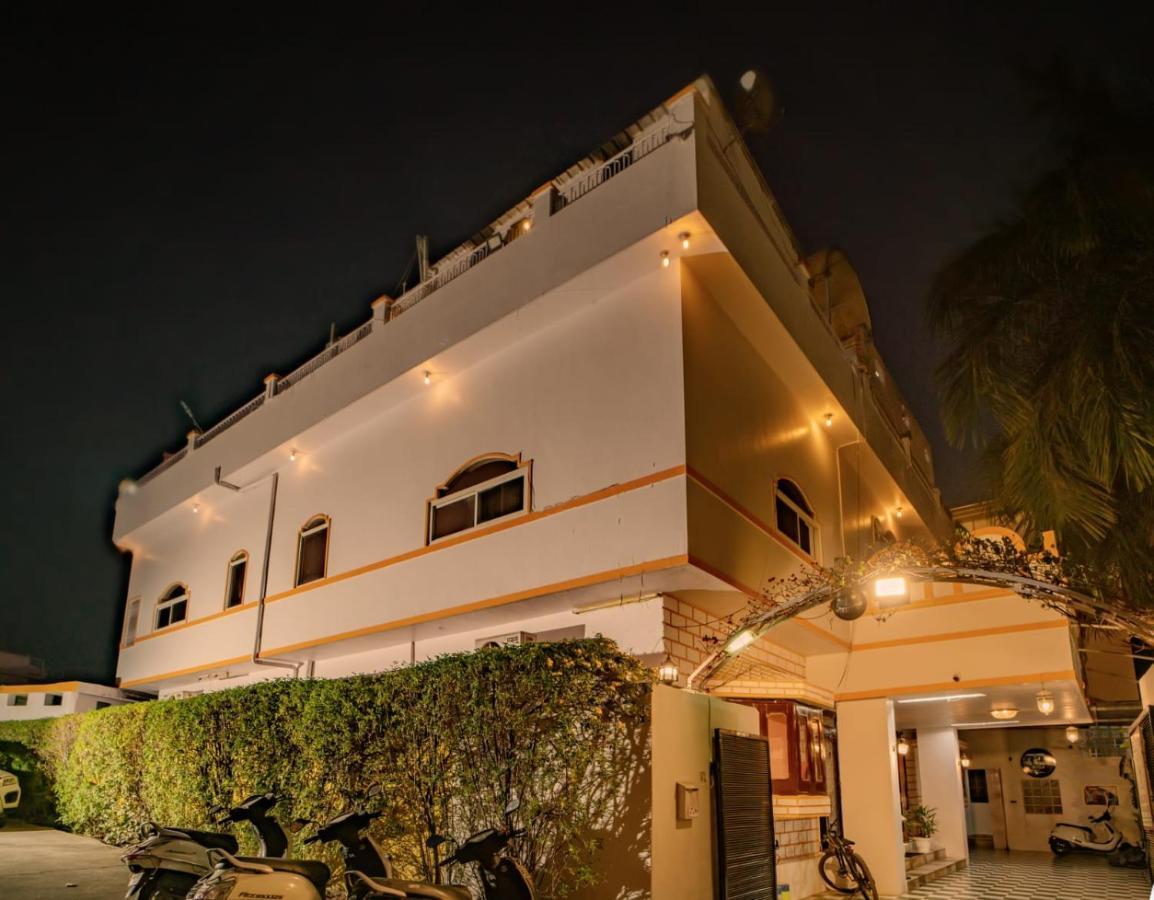 Hotel Ambavgarh Palace Udaipur Exterior foto