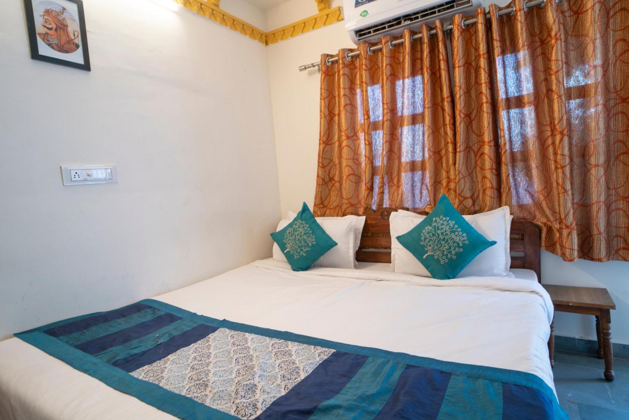 Hotel Ambavgarh Palace Udaipur Exterior foto