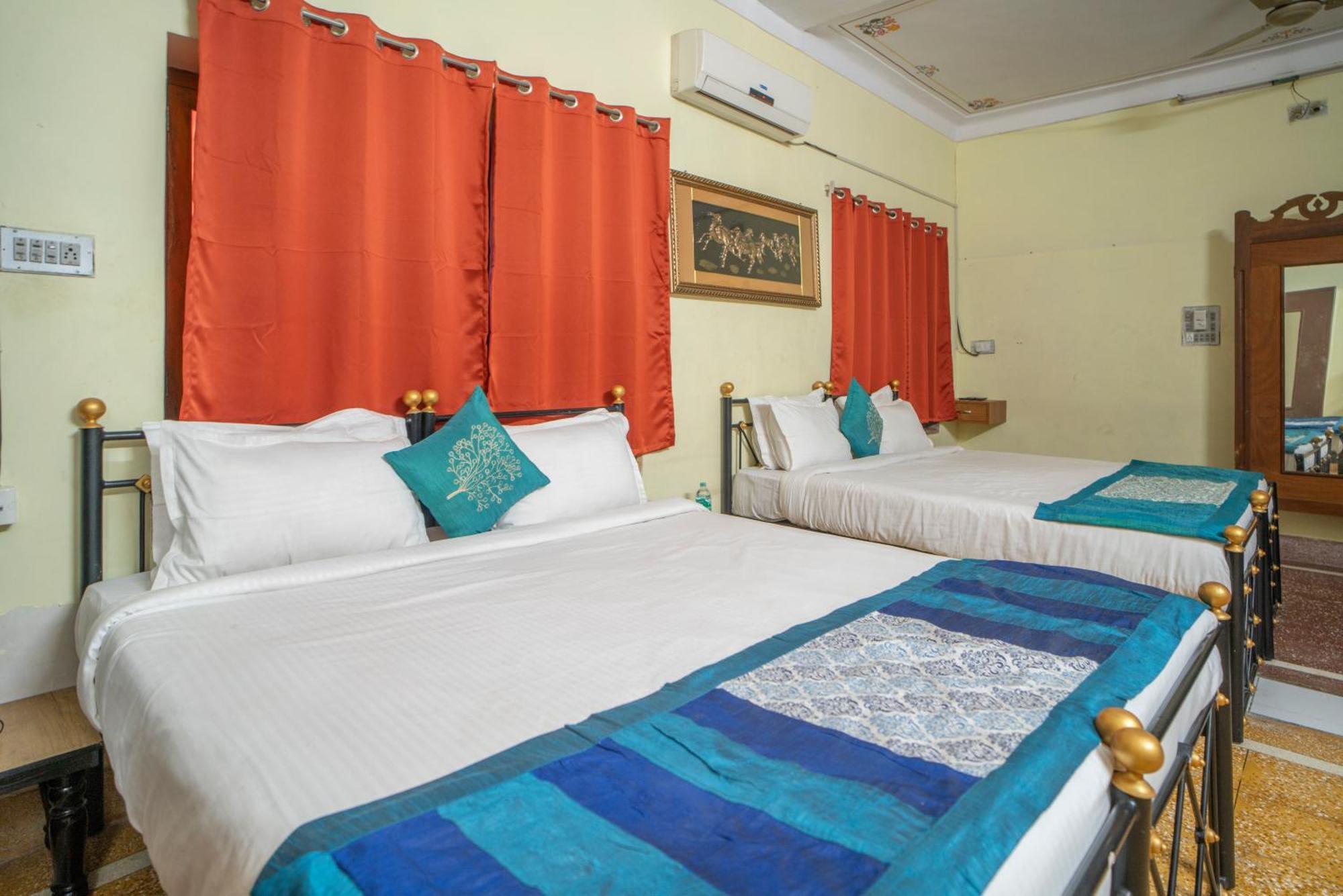 Hotel Ambavgarh Palace Udaipur Exterior foto