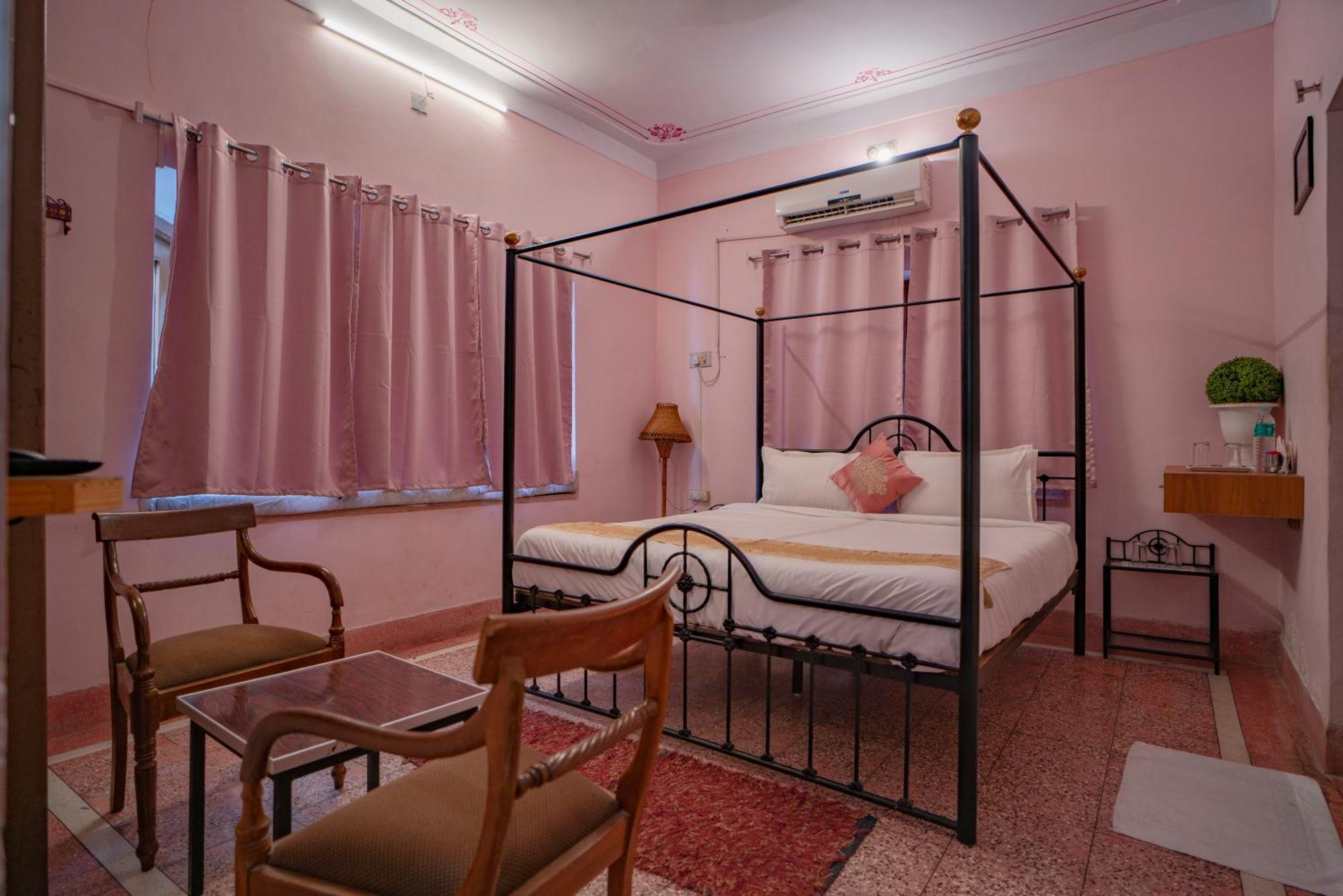 Hotel Ambavgarh Palace Udaipur Exterior foto
