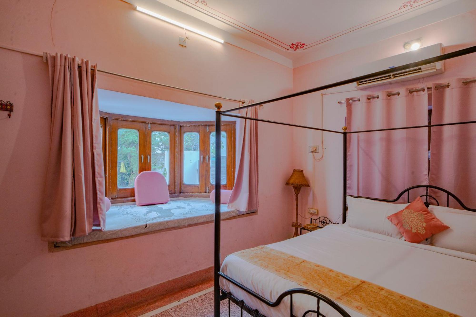Hotel Ambavgarh Palace Udaipur Exterior foto