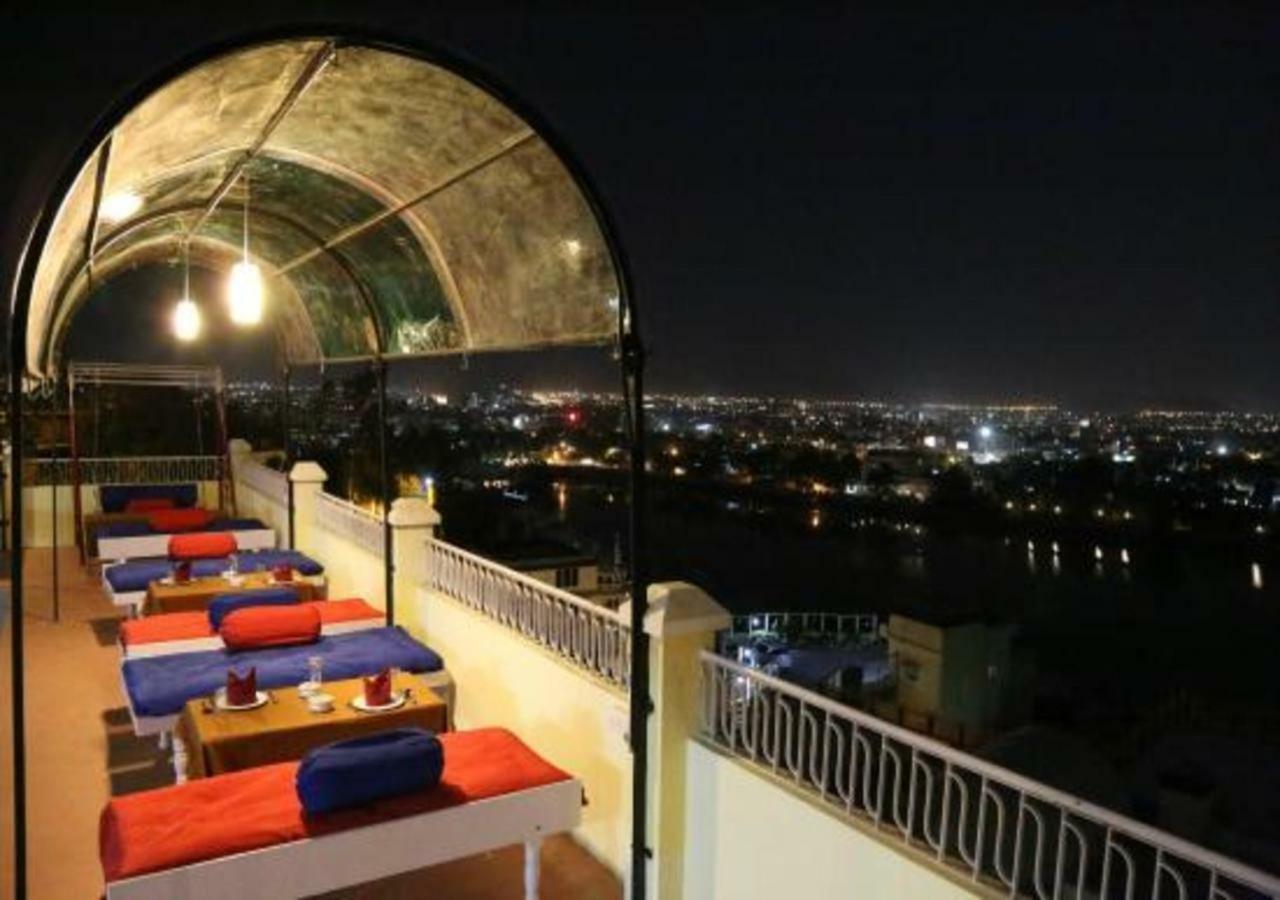 Hotel Ambavgarh Palace Udaipur Exterior foto