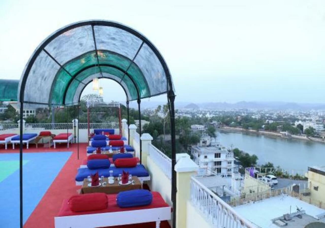 Hotel Ambavgarh Palace Udaipur Exterior foto
