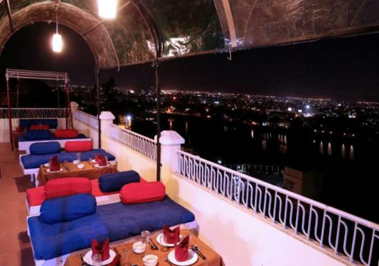 Hotel Ambavgarh Palace Udaipur Exterior foto
