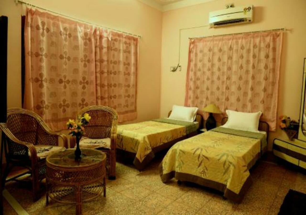 Hotel Ambavgarh Palace Udaipur Exterior foto