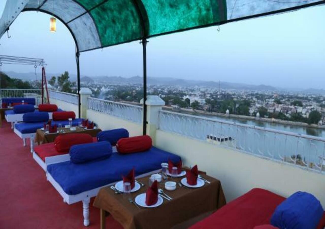 Hotel Ambavgarh Palace Udaipur Exterior foto